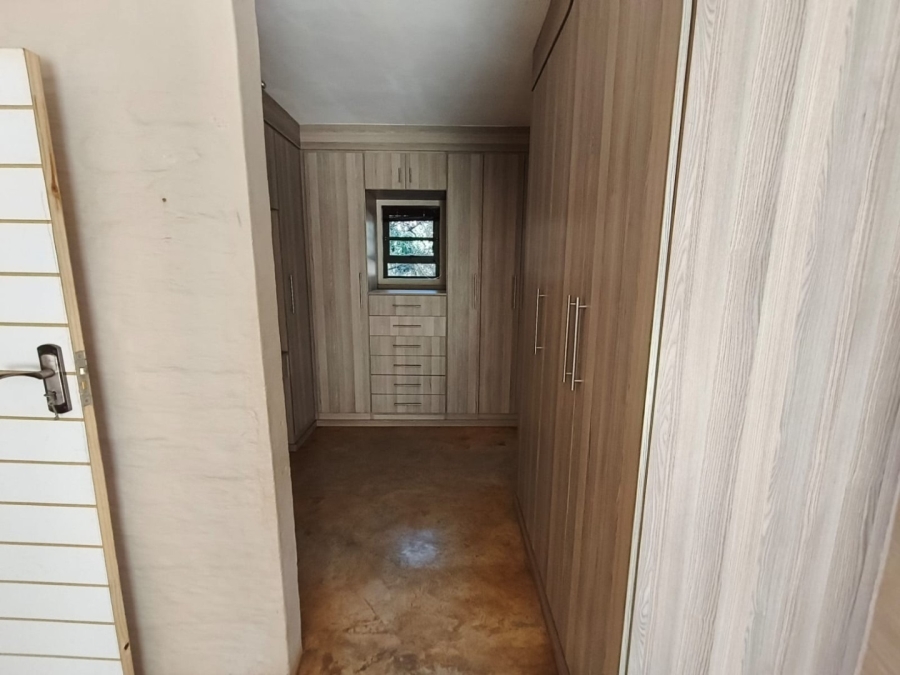 5 Bedroom Property for Sale in Mooinooi North West